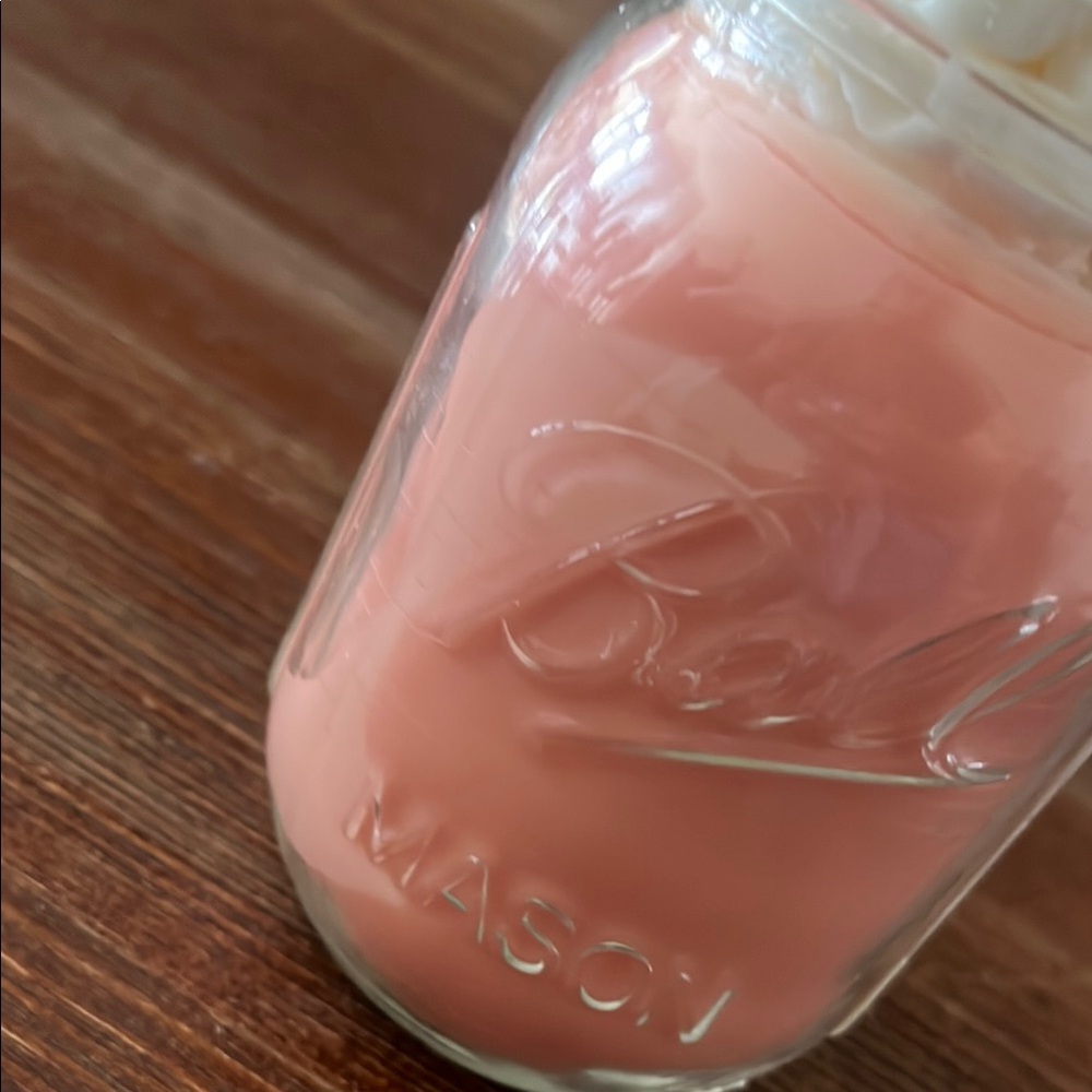 Orange Creamsicle Milkshake Candle - Picture 4 of 6